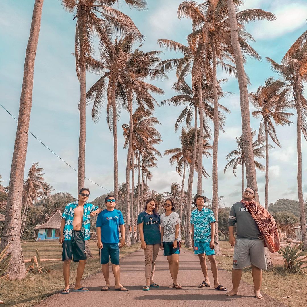 Wisata Pantai Srau di Pacitan Wisata Pantai Srau di Pacitan